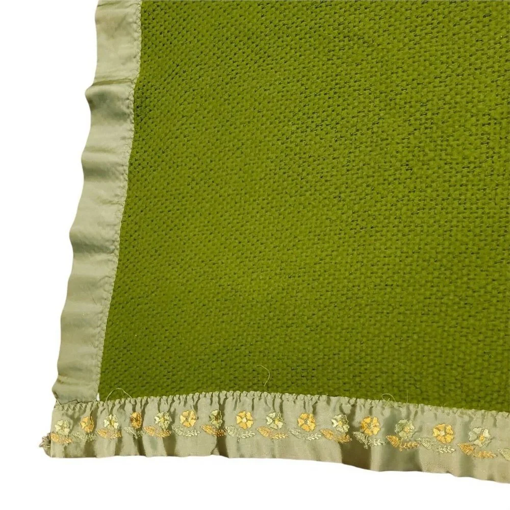 Vintage Avocado Green Knit Satin‎ Trim Blanket Floral Queen Acrylic 91 X 97
